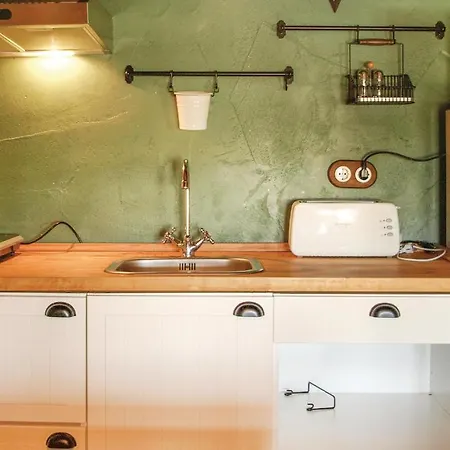 4 Bedroom In *